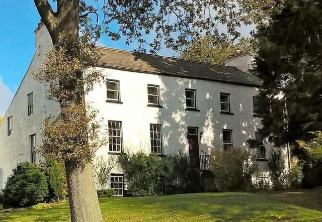 Lowbyer Manor Country House
